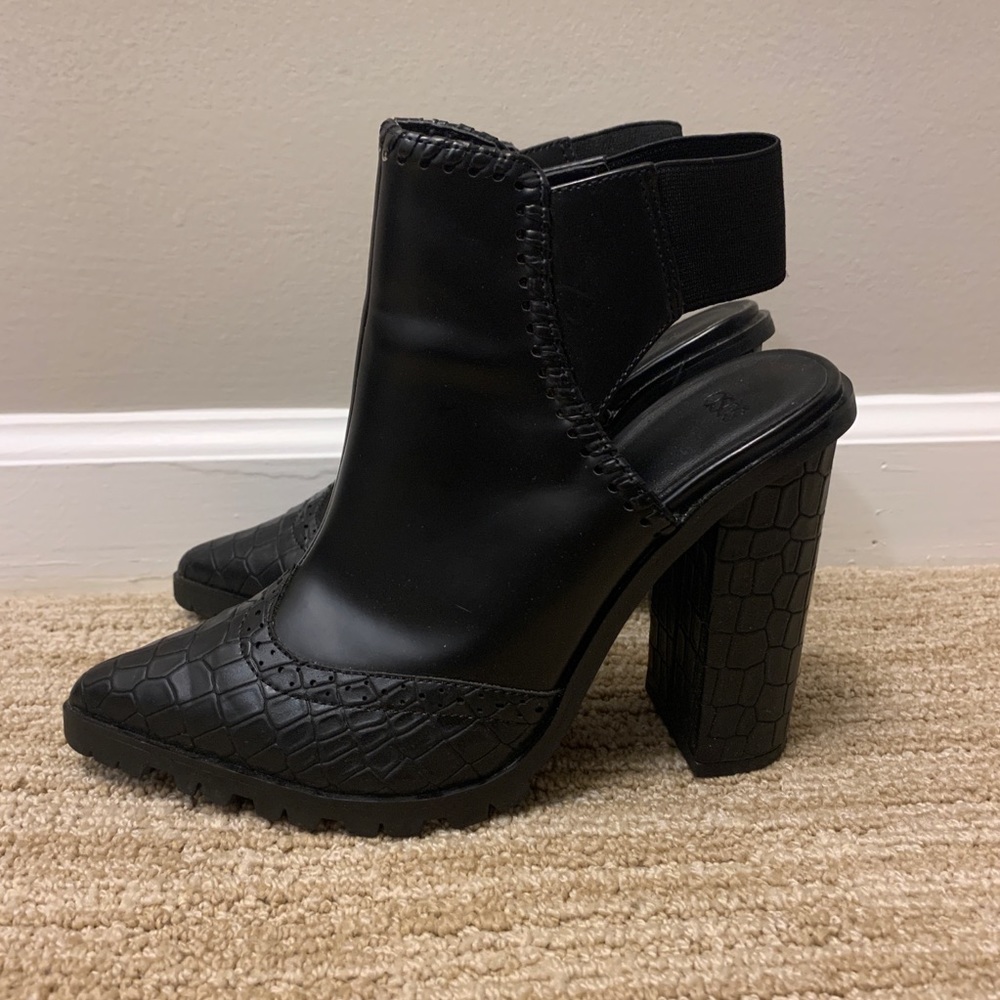🆕 ASOS Croc Embossed Black Pointed Toe Booties
